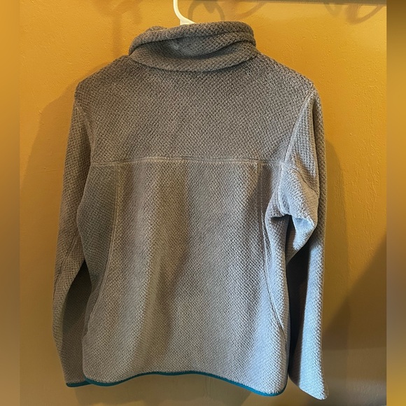 Gray Patagonia Pullover Size Medium - Picture 2 of 3